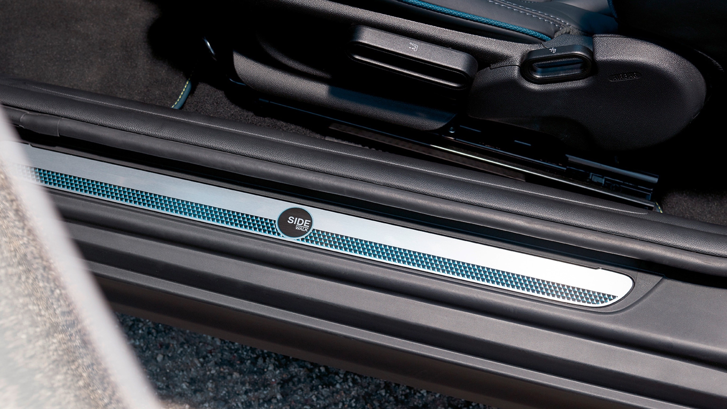 MINI Cabrio Sidewalk Edition - ulazne trake na vratima - oznake